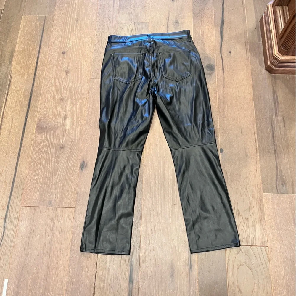 NWT Gap slim high rise 30/10 Short Black Faux Leather Pants $90 - Picture 5 of 8